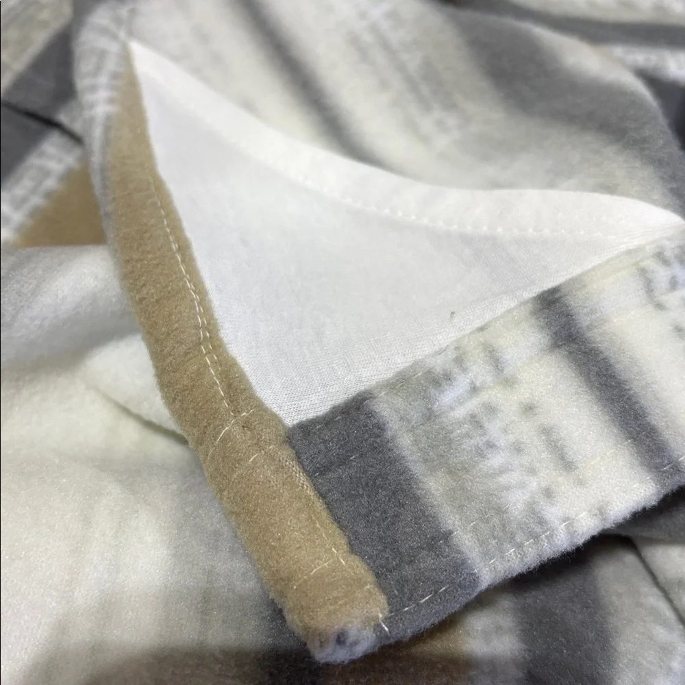 Mountain & Isles Button-Up Soft Fleece Shacket,Warm,chest pockets,eyeglass wipe